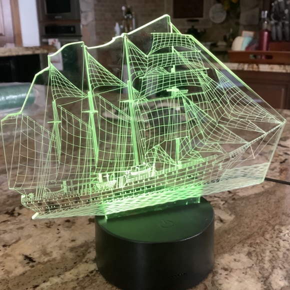 Light up ship display - Picture 5 of 8